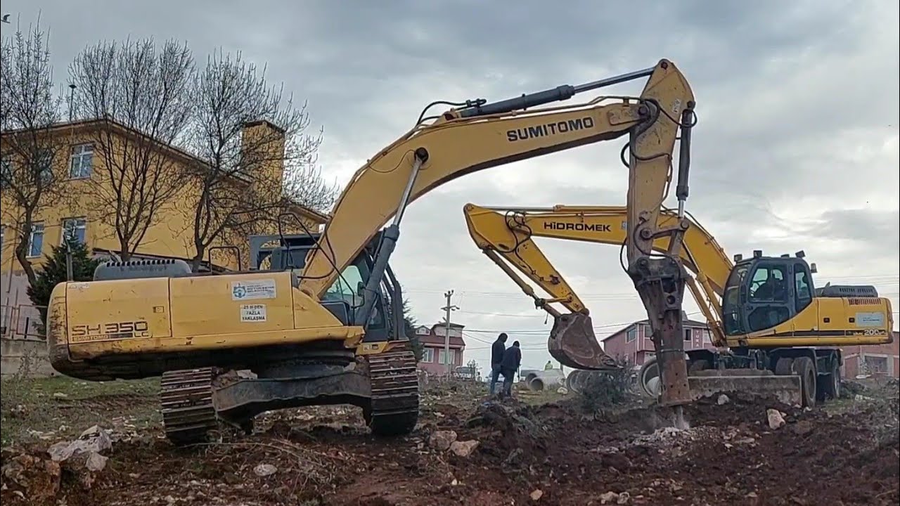 Hidromek HMK 200W2 Lastikli Ekskavatör ve Sumitomo SH 350LC Paletli Ekskavatör Kırım ve Kazı Yapıyor