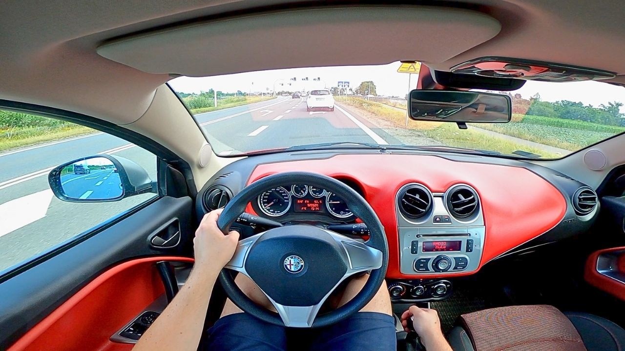 Alfa Romeo Mito 1.3 JTDm 85HP Manual (2011) POV Test Drive & Acceleration 0-100