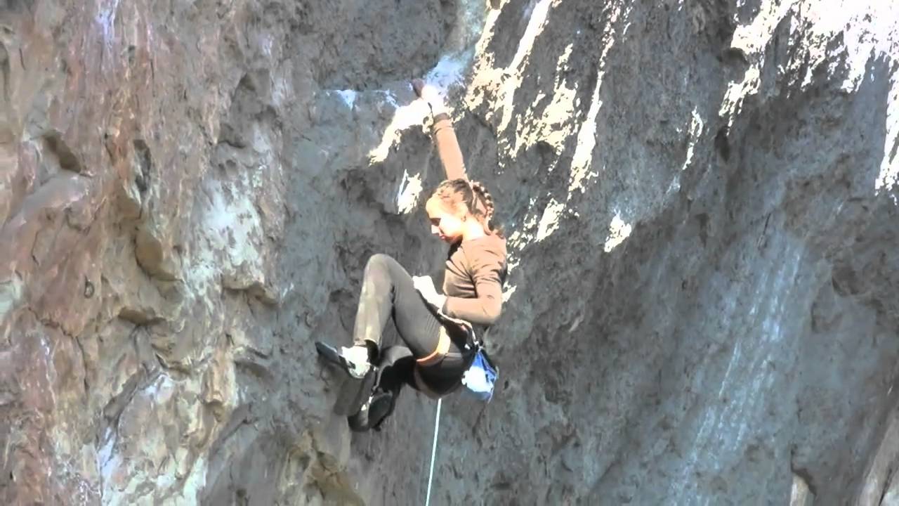 Chikane 8C+ Siurana Alizée Dufraisse.mov