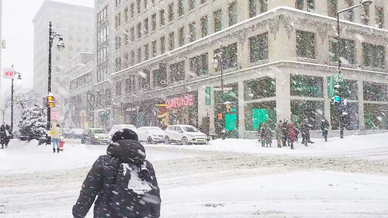 Heavy Snowfall in Downtown Montreal - Winter Canada #snowfall