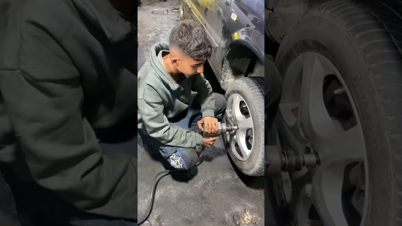 F1 Pit Crew vs Normal Mechanic 😂 Who Wins?"