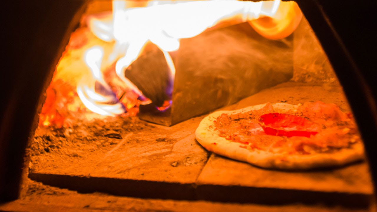 Toskański szamotowy piec do pizzy opalany drewnem   www.garden.pizza
