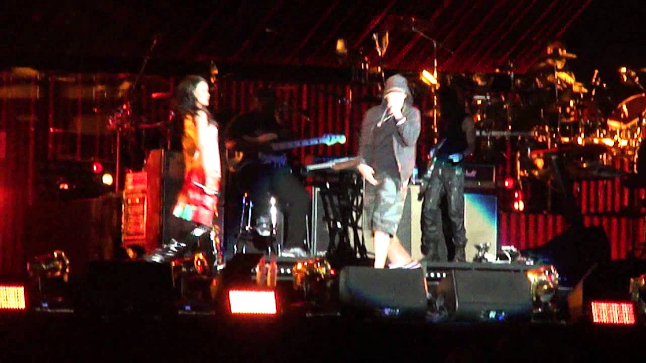 Love the Way You Lie  (with Rihanna) - Eminem (Monster Tour) Pasadena, CA