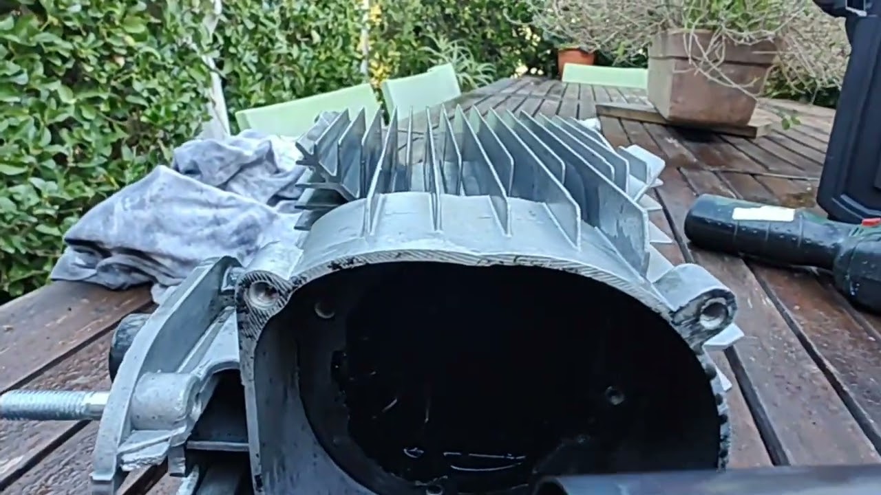 smontiamo il cinebasto,verifica incrostazioni  con miscela 55%olio e 45% gasolio,disassembly