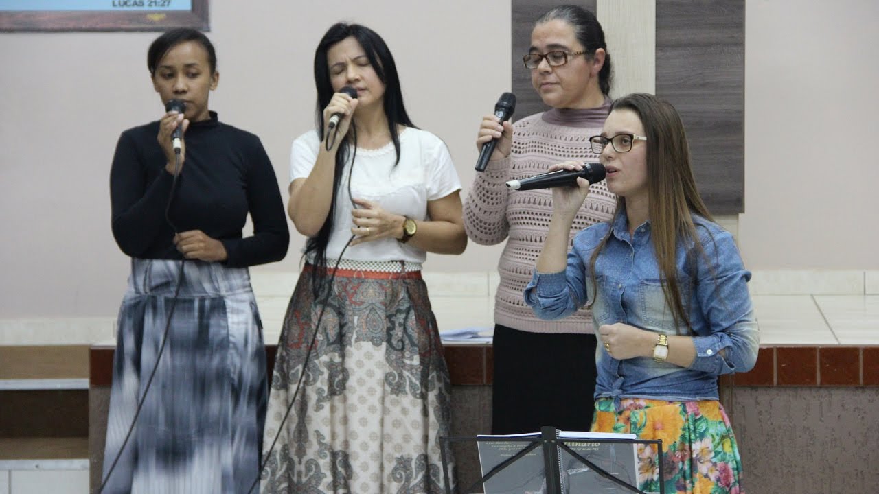 Nas asas da s&eacute;tima pomba - Ir Maiara & Irm&atilde;s