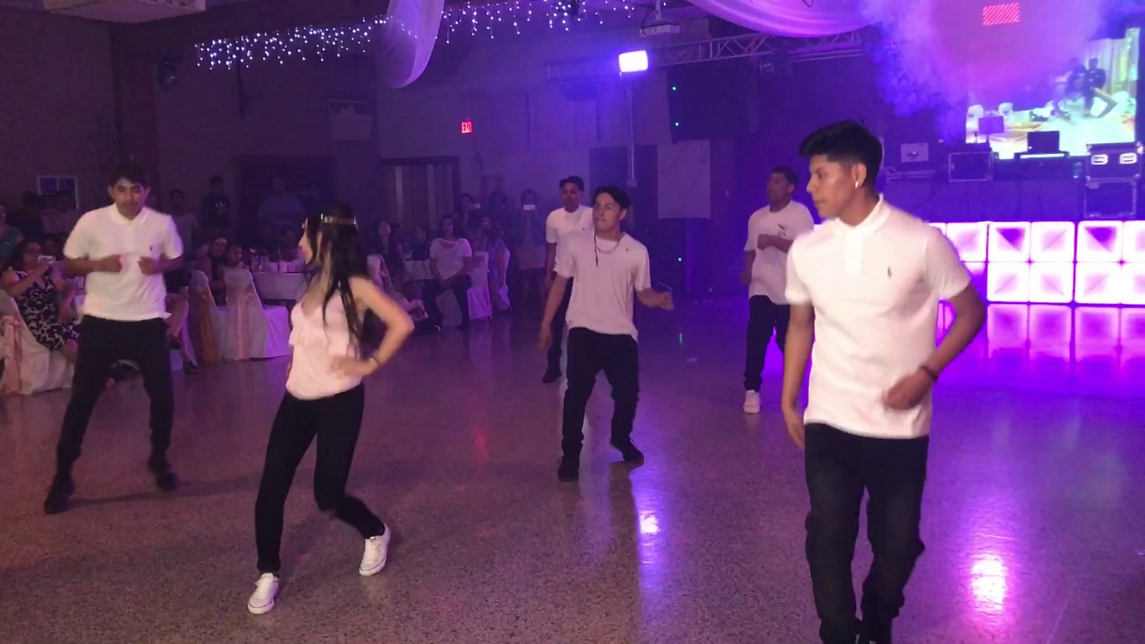 Baile sorpresa de Emily Ventura