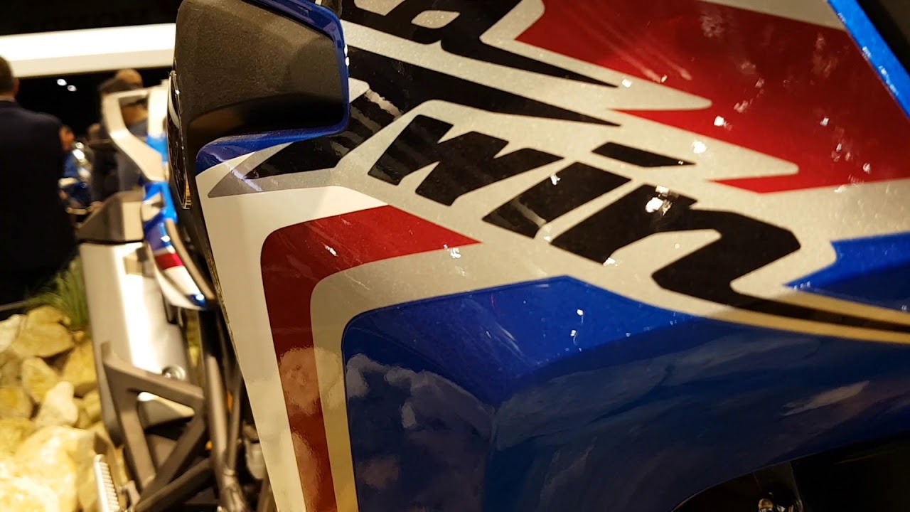 Africa Twin 2019 new colors  and new accessories