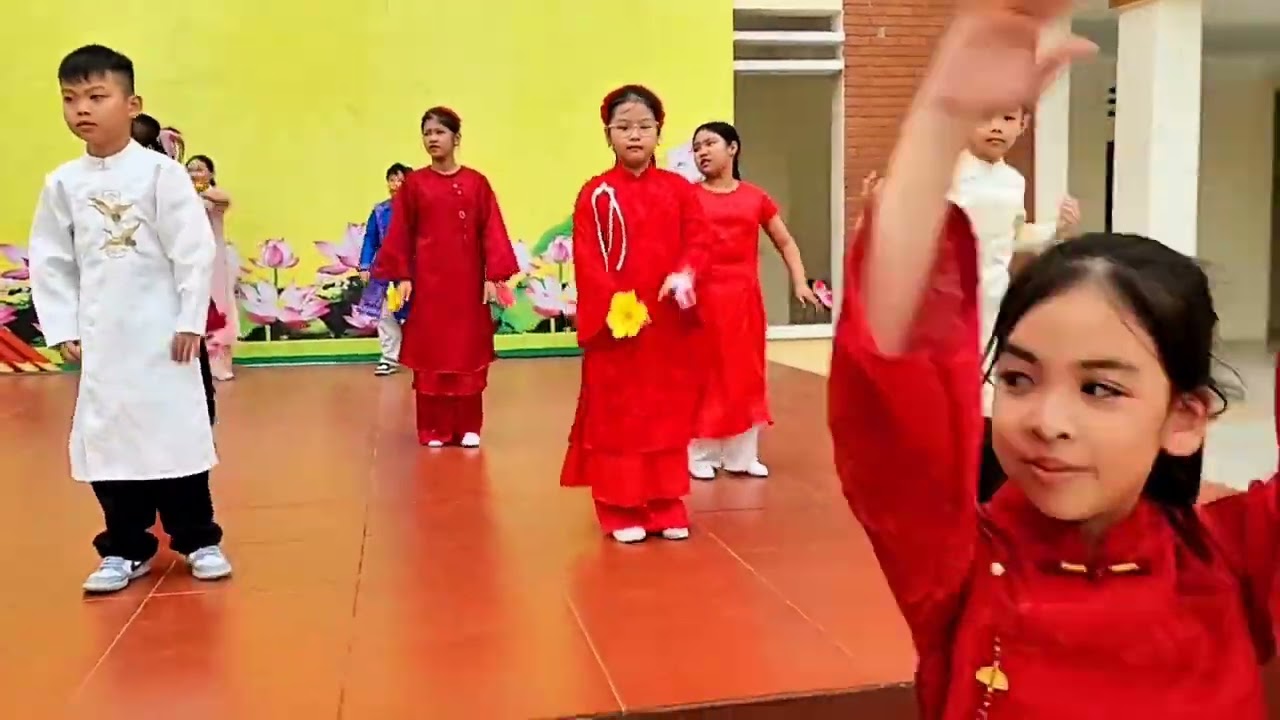 LIÊN KHÚC: MÙA XUÂN ƠI - NGÀY TẾT QUÊ EM