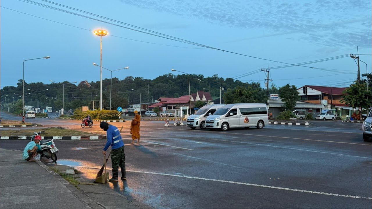 บิณฑบาตเช้าที่ช่องเม็ก 19/2/69