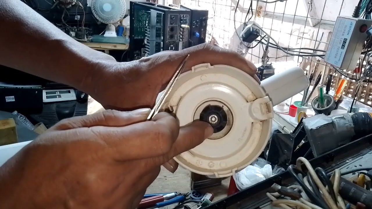 PAANO AYUSIN ANG BLENDER NA DI UMIIKOT ANG BLADE? MAY PARAAN PA BA O BIBILI NA?