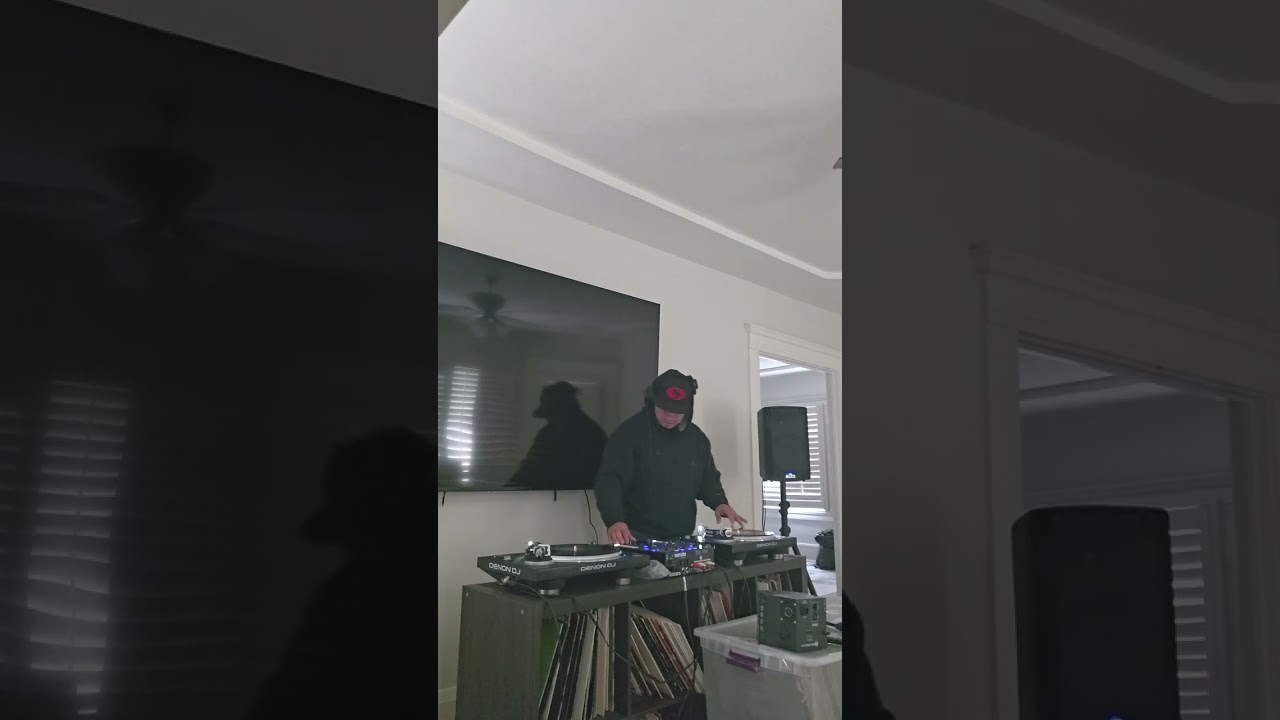 Dj Swag on the 1s N 2s old school  mix
