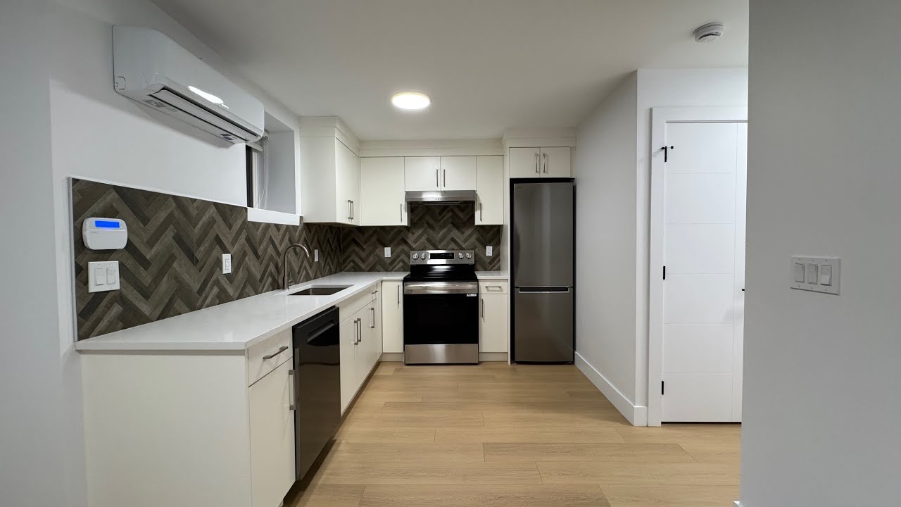 2BED 2BATH WITH AC AND HIGH CEILING BASEMENT SUITE AT BRENTWOOD 