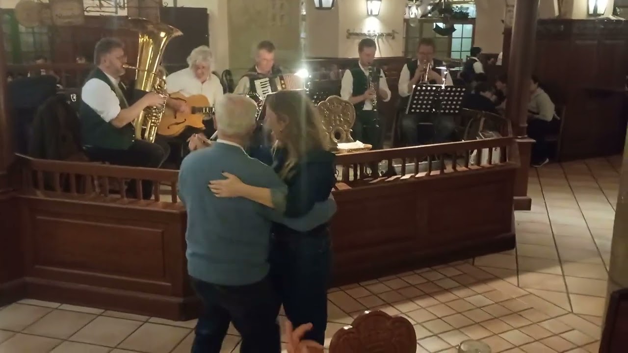 Hofbräuhaus München Tanzen ❤️ einfach schön :-)