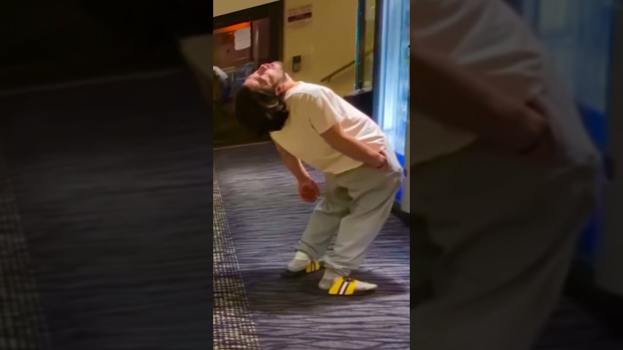 He&rsquo;s so high on fentanyl sleeping while standing up W F? #foryoupage #portland #pdx