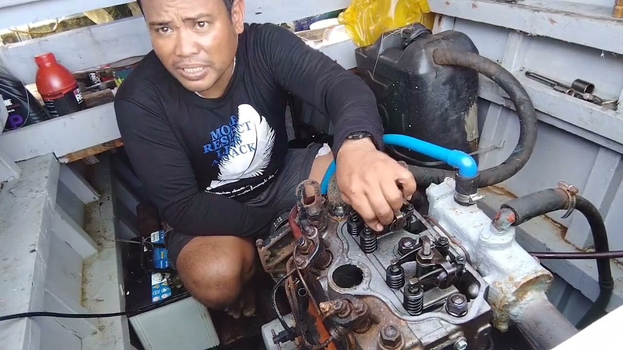 Valve clearance adjust ment 2QM20 yanmar deisel engine@jomsfishingvlogs