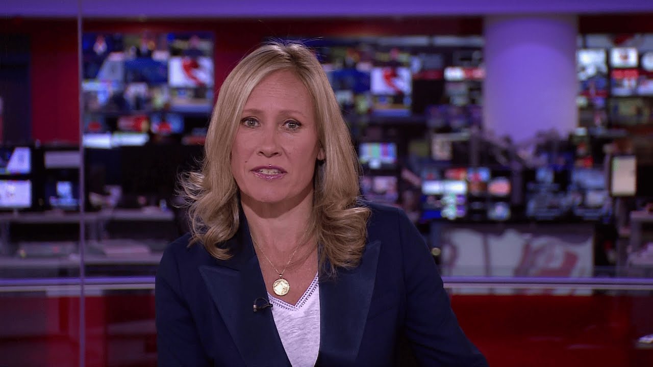 BBC News at Ten (Headlines + Intro - 1/6/22) [1080p50]