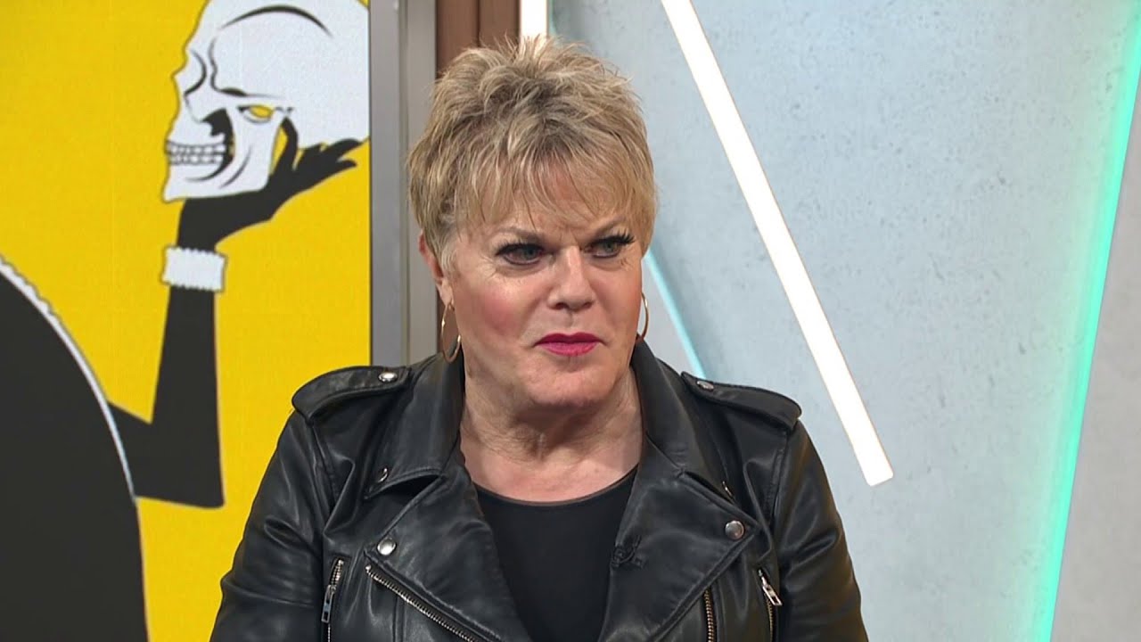 Eddie Izzard talks taking on 23 roles in 'Hamlet' | New York Live TV