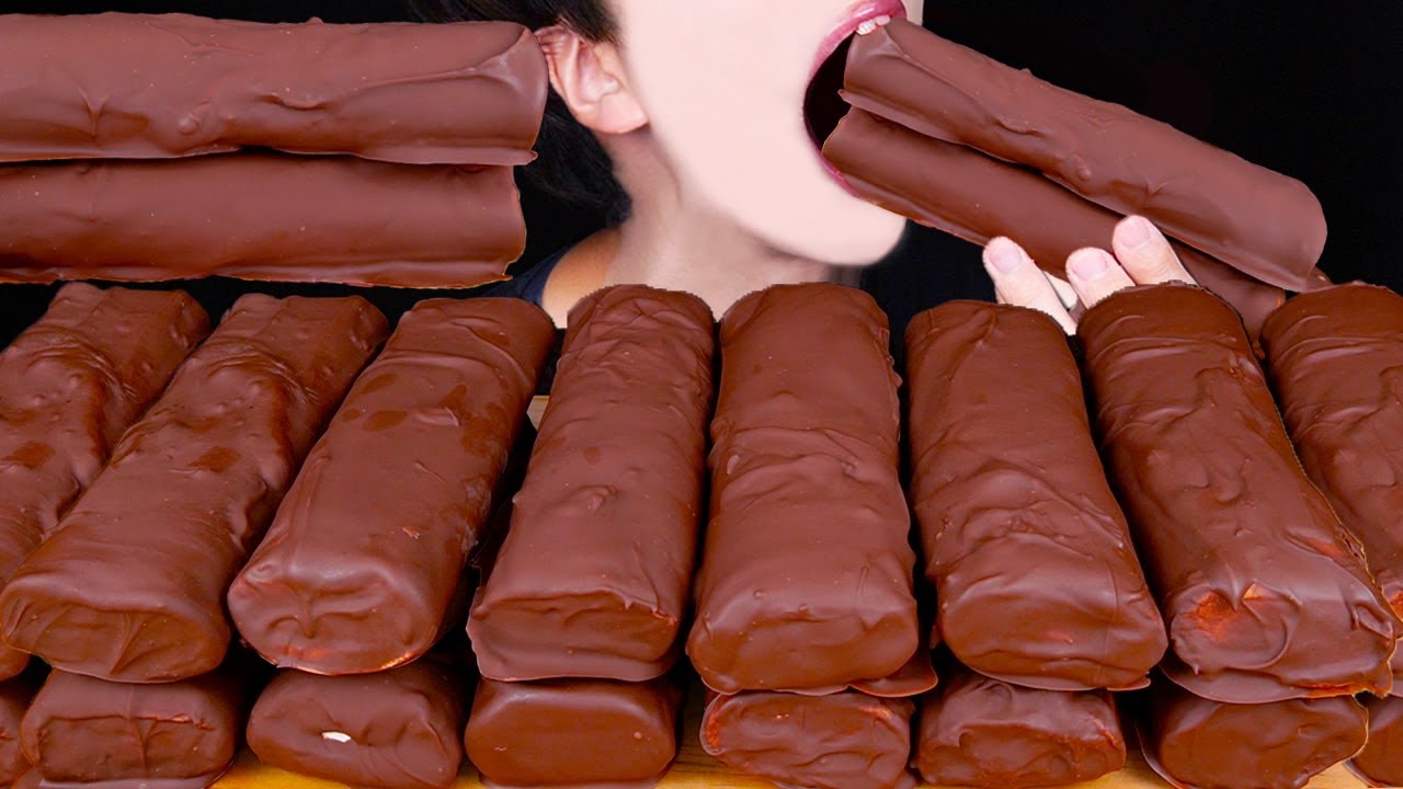 ASMR GIANT CHOCOLATE MARSHMALLOW MAGNUM ICE CREAM MALTESERS NUTELLA DESSERT MUKBANG 먹방 EATING SOUNDS