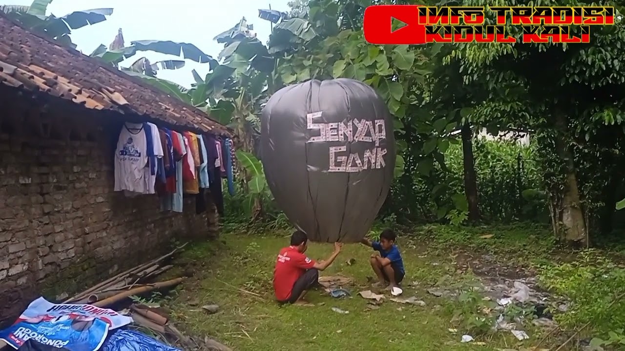 BALON  PONOROGO!!!MEMPERINGATI HARI IBU KE 96