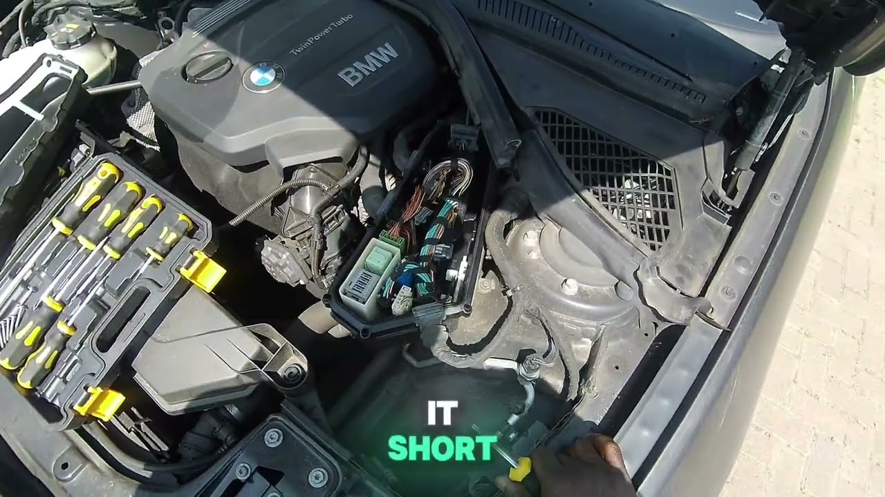 Day in the life of an auto locksmith BMW 1 SERIES 2015 key programming