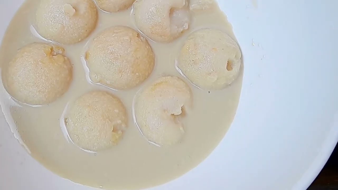 चावल के आटे से बनाए बिल्कुल नए तरह के पीठा बिना तेल में तले || chawal ke aate ka dudh pitha 