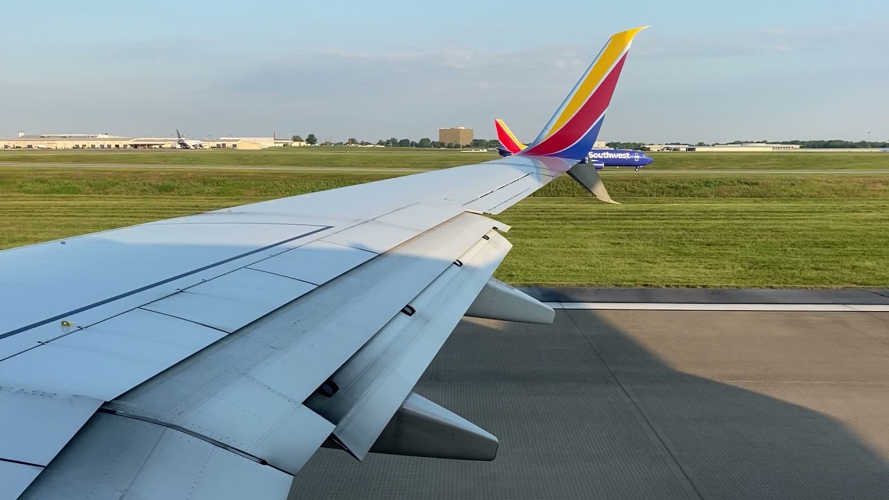 Southwest Airlines Takeoff Nashville - Boeing 737-8H4