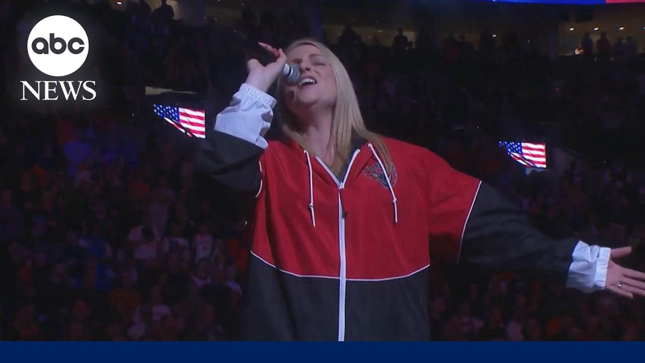 New York Knicks assistant cheers on national anthem singer 22 years later