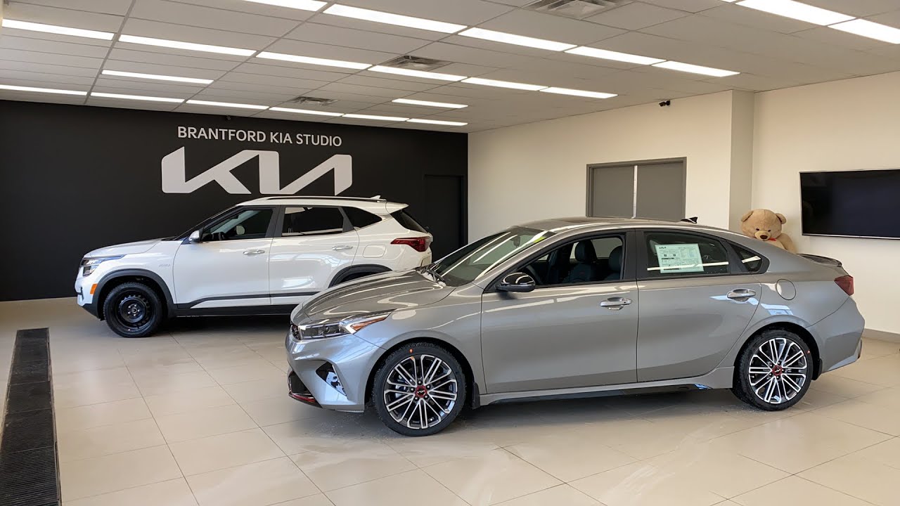 LIVE: 2022 Kia Seltos SX vs. 2022 Kia Forte GT - Complete In-depth Comparison!