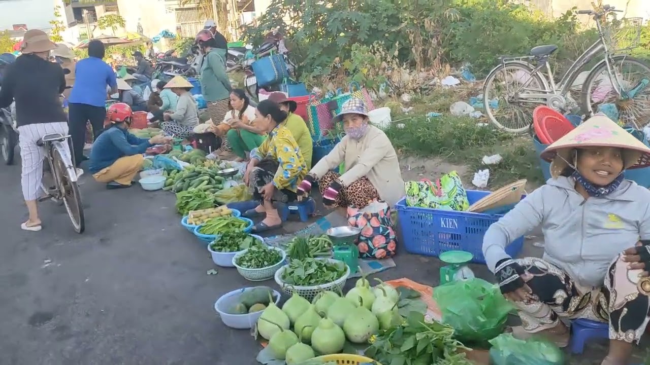 @ Một góc trợ TP Phan Thiết buổi sáng 