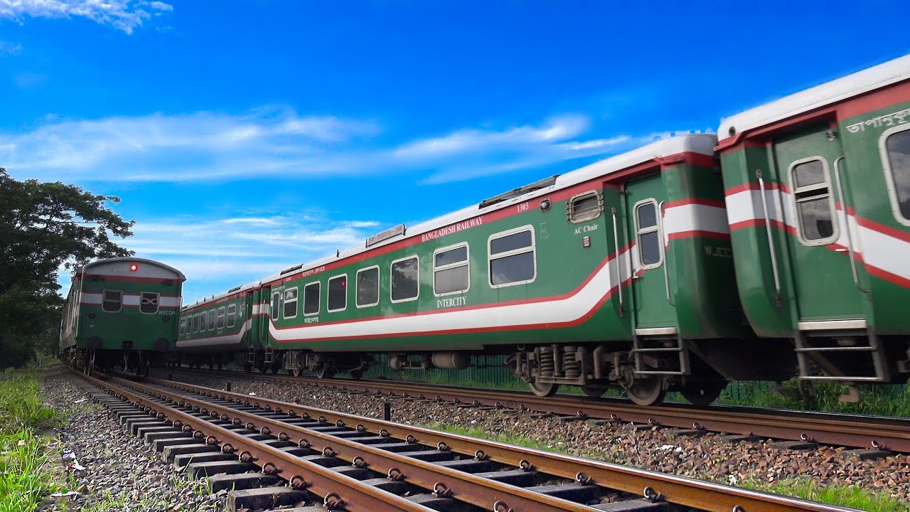 Crossing Between High-Speed Intercity Ekota Express & Tista Express Train of Bangladesh Railway