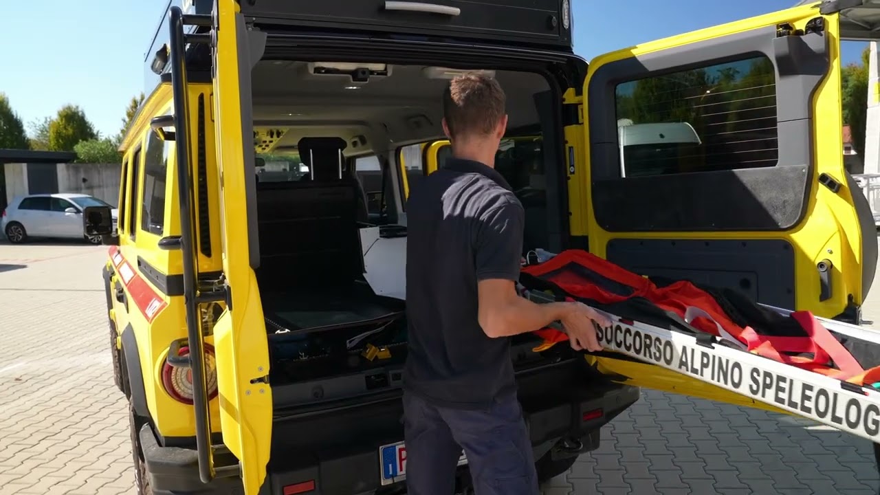 GB Barberi | Special Vehicles | Ineos Grenadier trasporto feriti - Soccorso Alpino