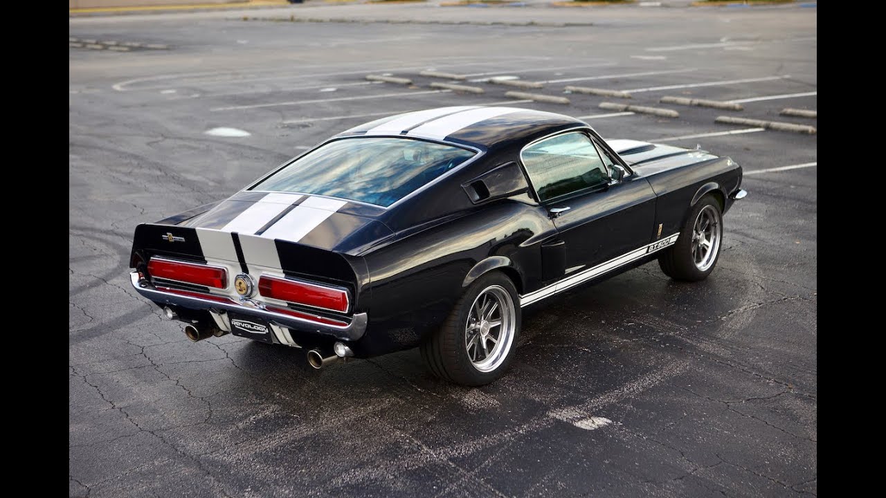 Обзор автомобиля Revology | Shelby GT500 1967 года в цвете «угольно-чёрный металлик»