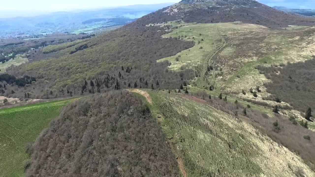 Survol du Puy Pariou en drone