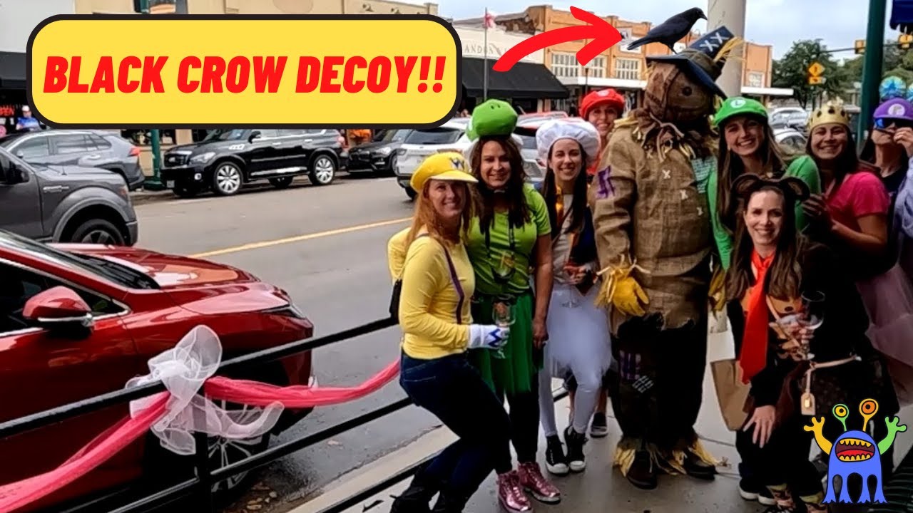 ScareCrow Prank: She Fell Straight Back!!