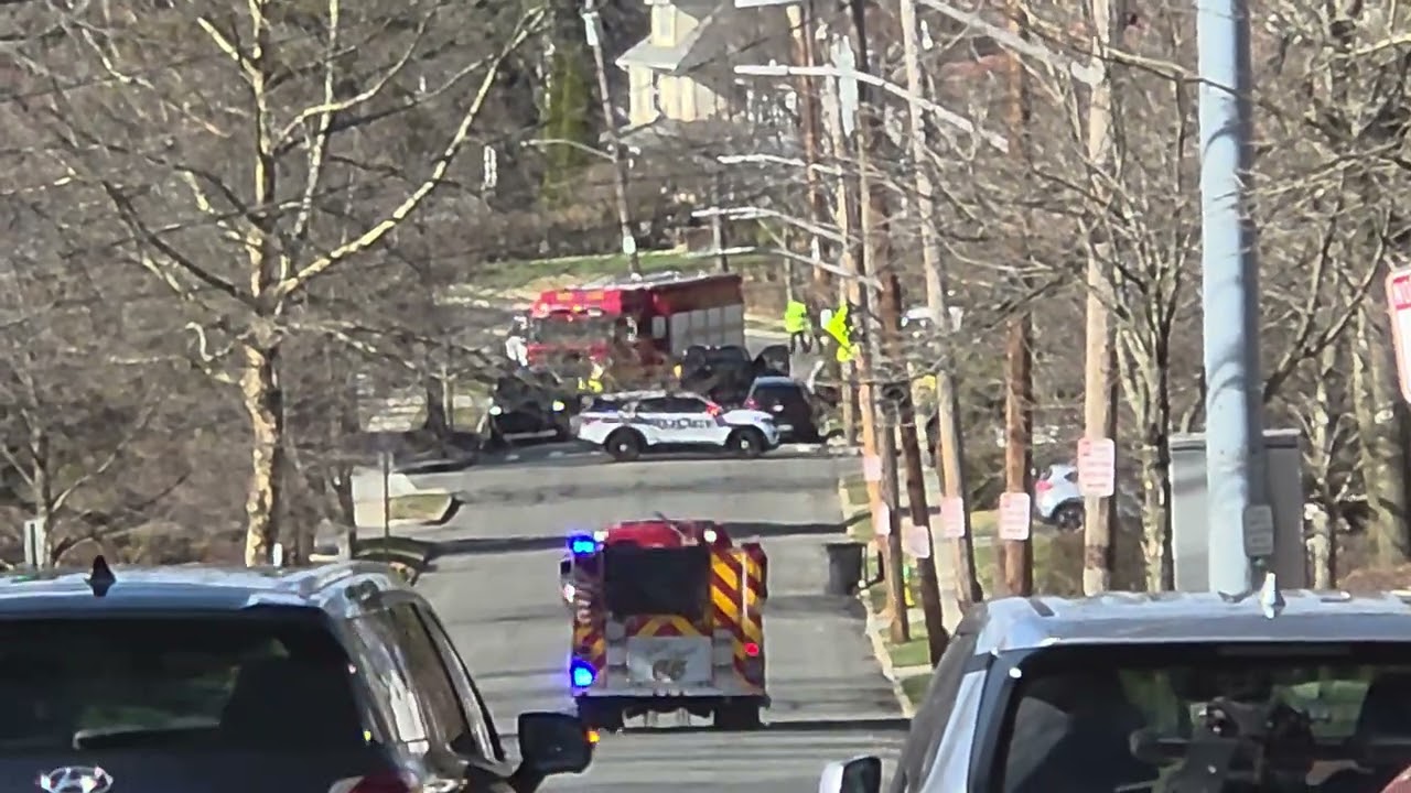White Plains E65 responding/arriving at a motor vehicle accident 3/17/26