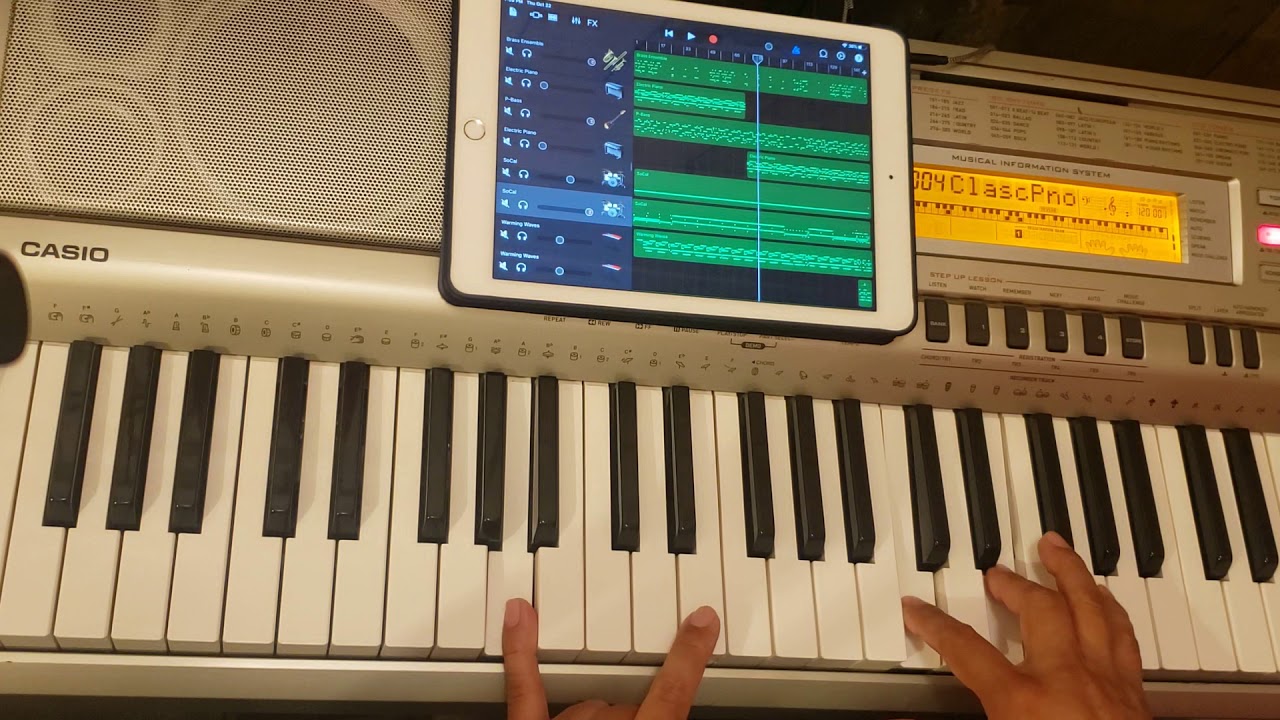 como tocar el🎹piano en los cantos de jubilo cuando esta la banda completa o el grupo completo.
