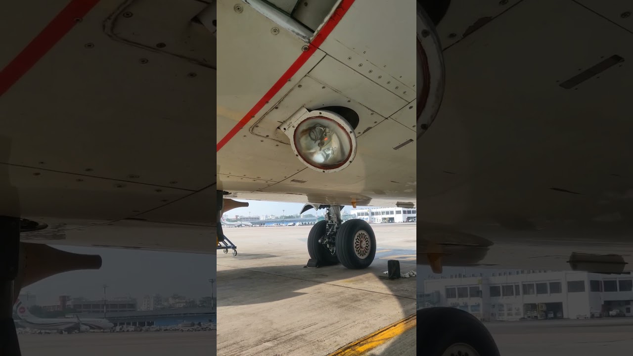 how to work B737 retractable landing light#aircraft #boeing #boeing737 #aircraftcarrier #automobile