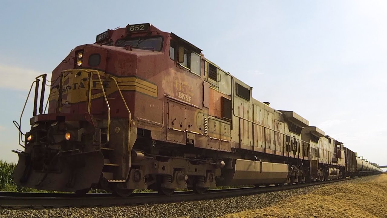 BNSF 652 West, Double Dash-9 