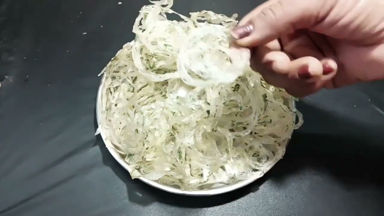 बिना उबाले सिर्फ 2कच्चे आलू से मुंह मे घुलने वाली ढेर सारे खस्ता chakli papad बनाए/aloo papad recipe