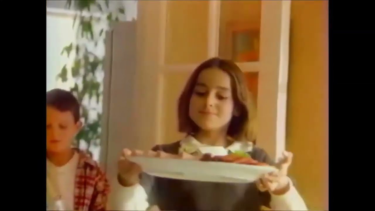 Publicit&eacute; 1995 Monique Ranou (Maman elle s'est pas cass&eacute; le cul dis donc pour nourrir tout le monde)