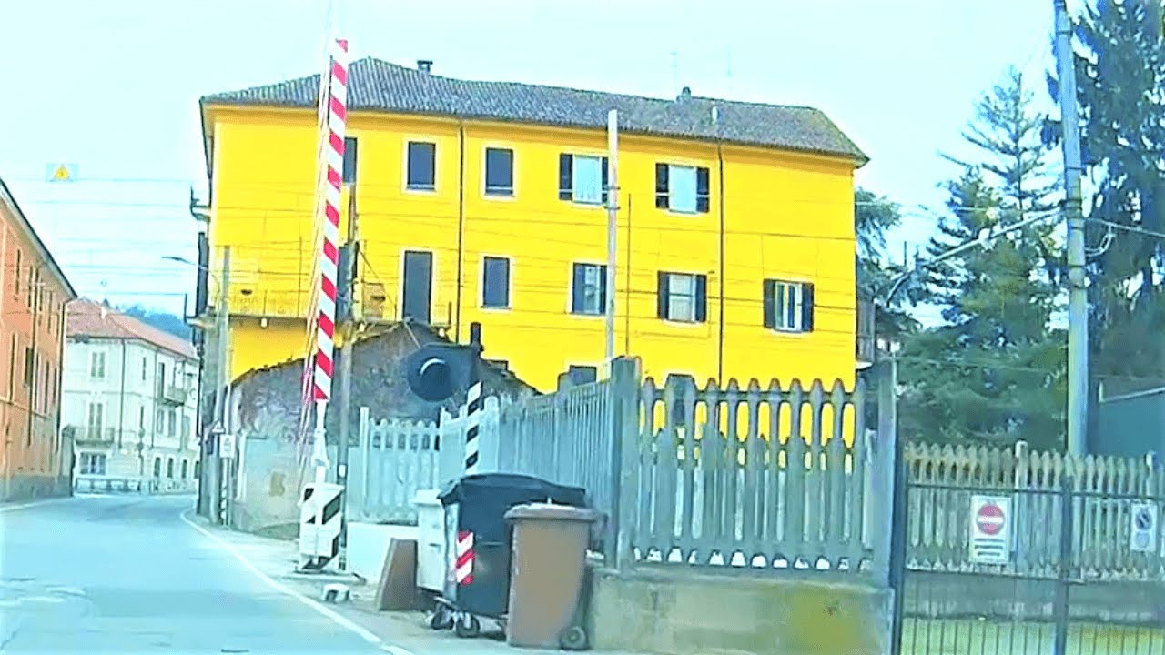 Acqui Terme (AL) da Piazza San Guido al passaggio a livello di Via Chiabrera #AcquiTerme