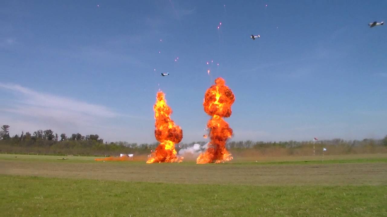 Escuadron pajaros de guerra en el CAN