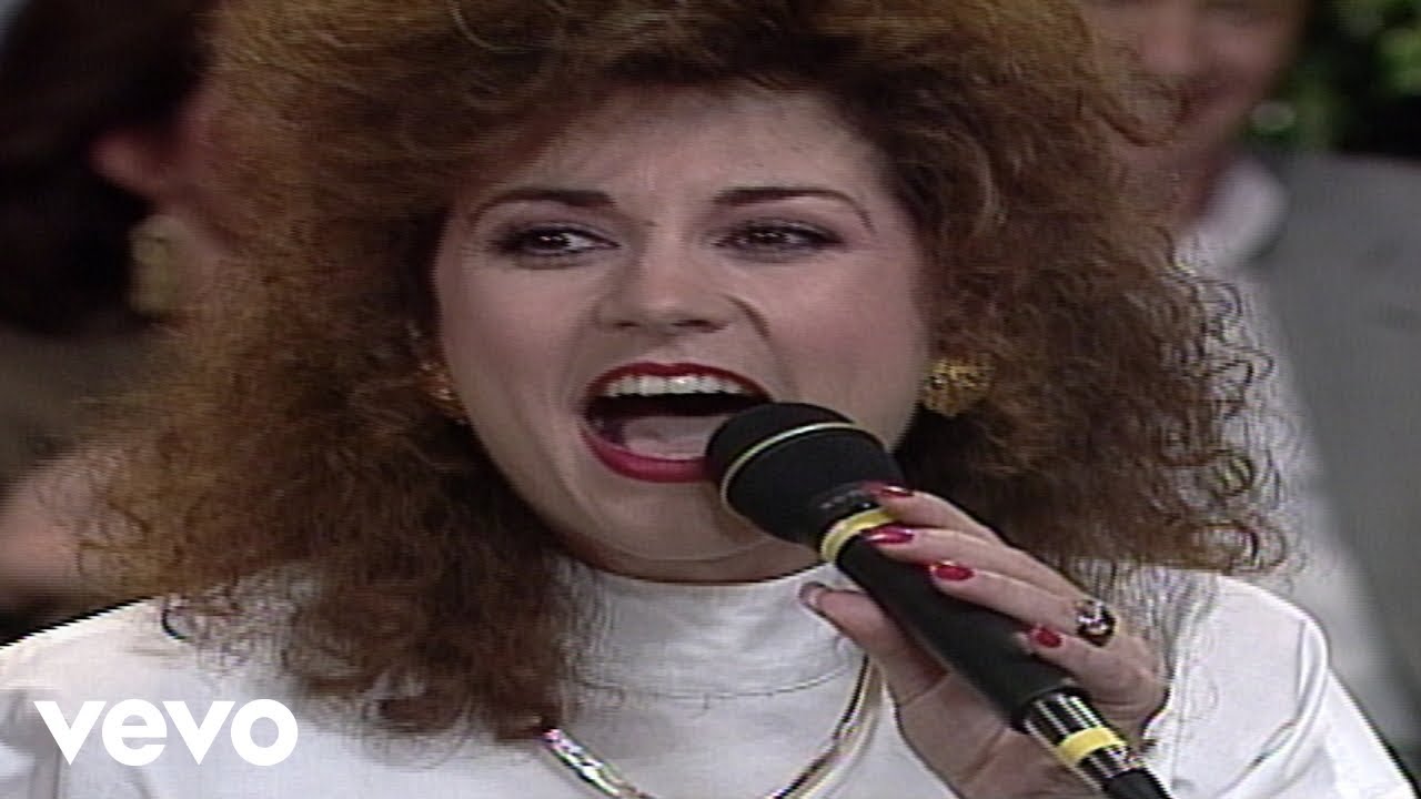 Bill & Gloria Gaither - Let's Have a Revival [Live] ft. The Hemphills