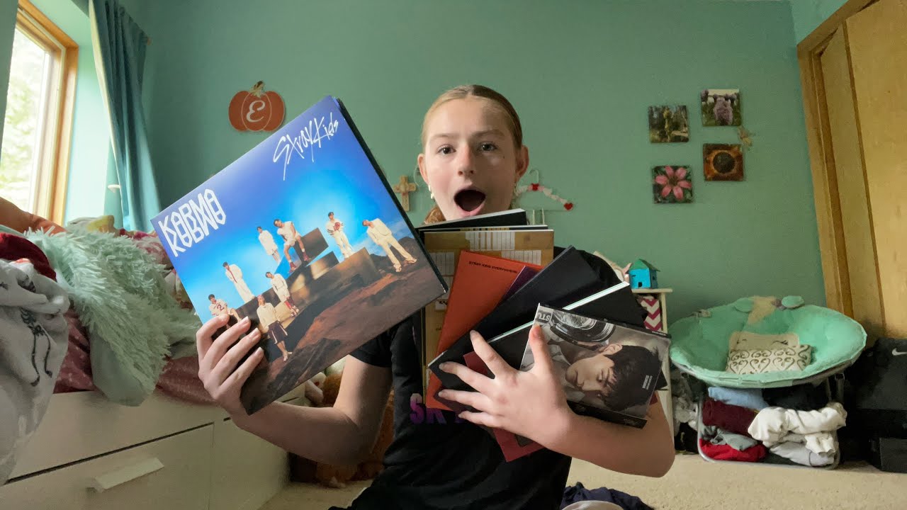 HUGE STRAY KIDS ALBUM HAUL!! 10 ALBUMS!! 