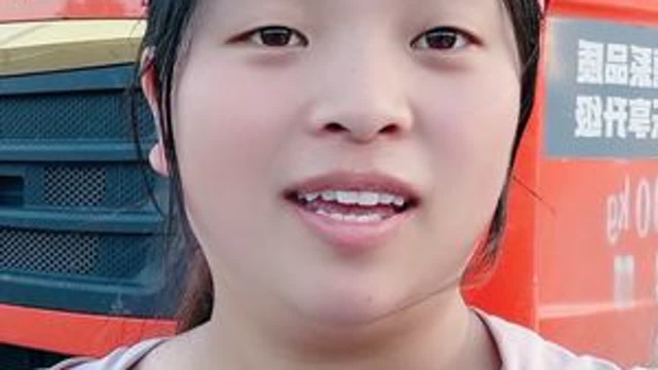 跑车这么久，谁还没个老客户，这次我就去西双版纳装老客户的货，运费那都是1个开头的#卡车司机 #卡车女司机 #司机师傅太难了 #记录卡车生活在路上 #安全行车