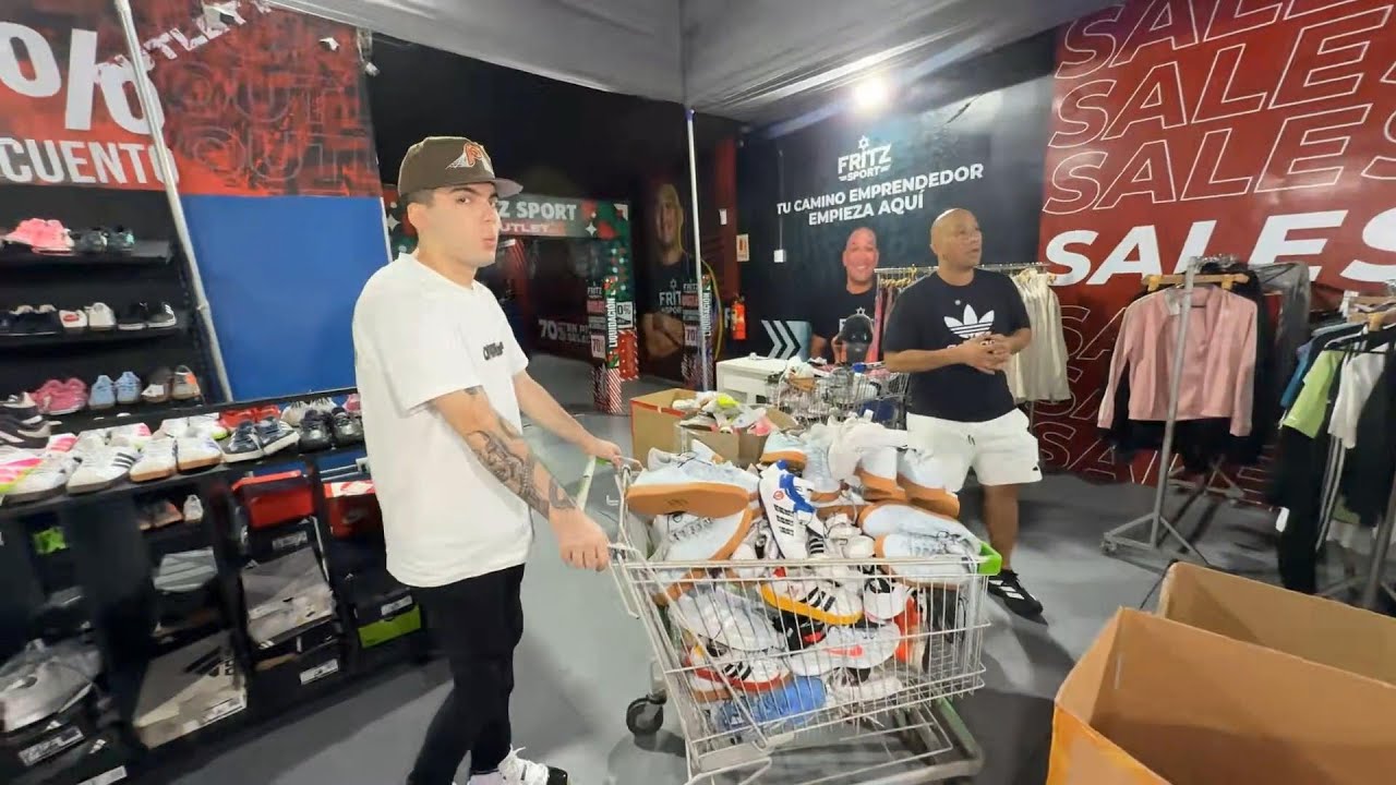 BEBOTE MILLONARIO COMPRA TODA LA TIENDA DEL T&Iacute;O FRITZ