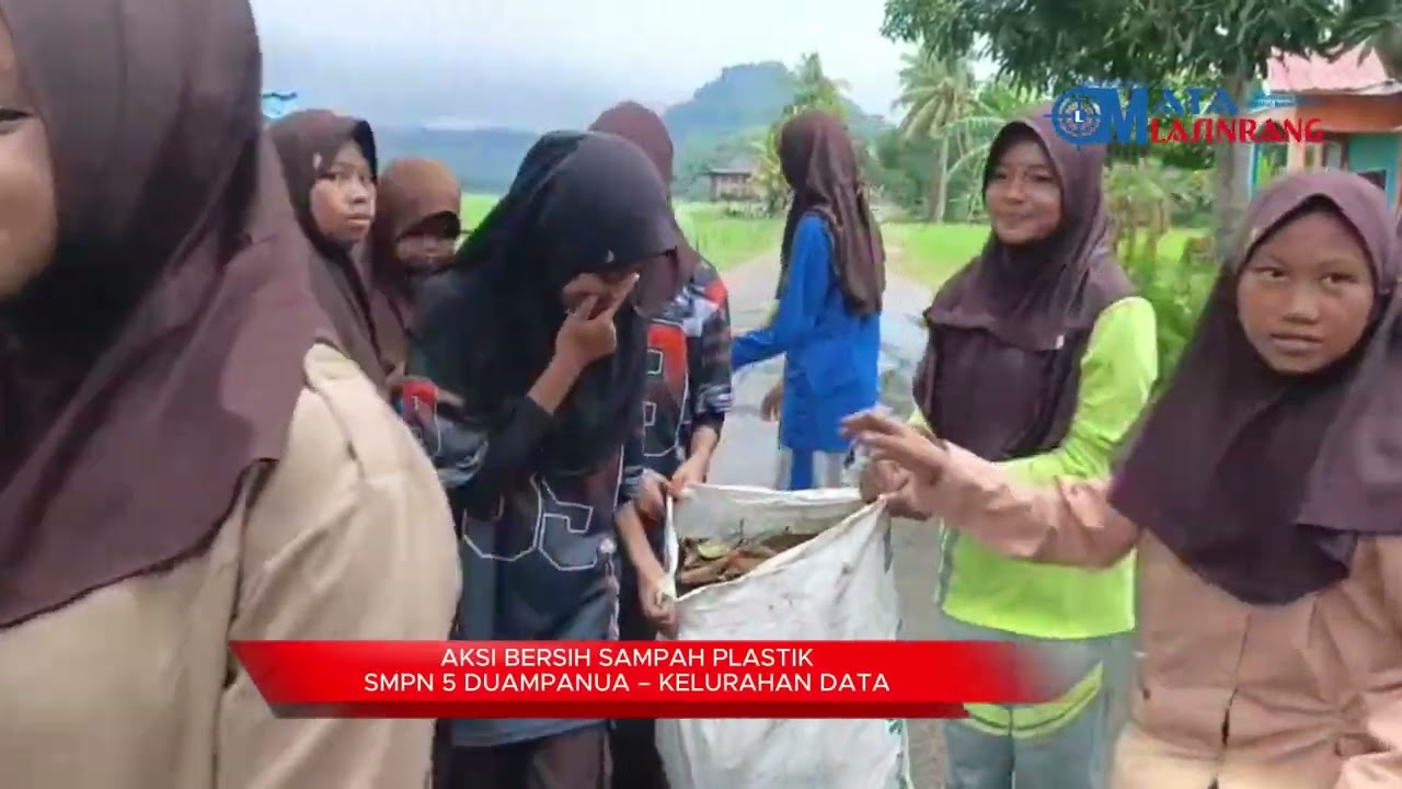 Pelajar SMPN 5 Duampanua Sapu Bersih Sampah Plastik 