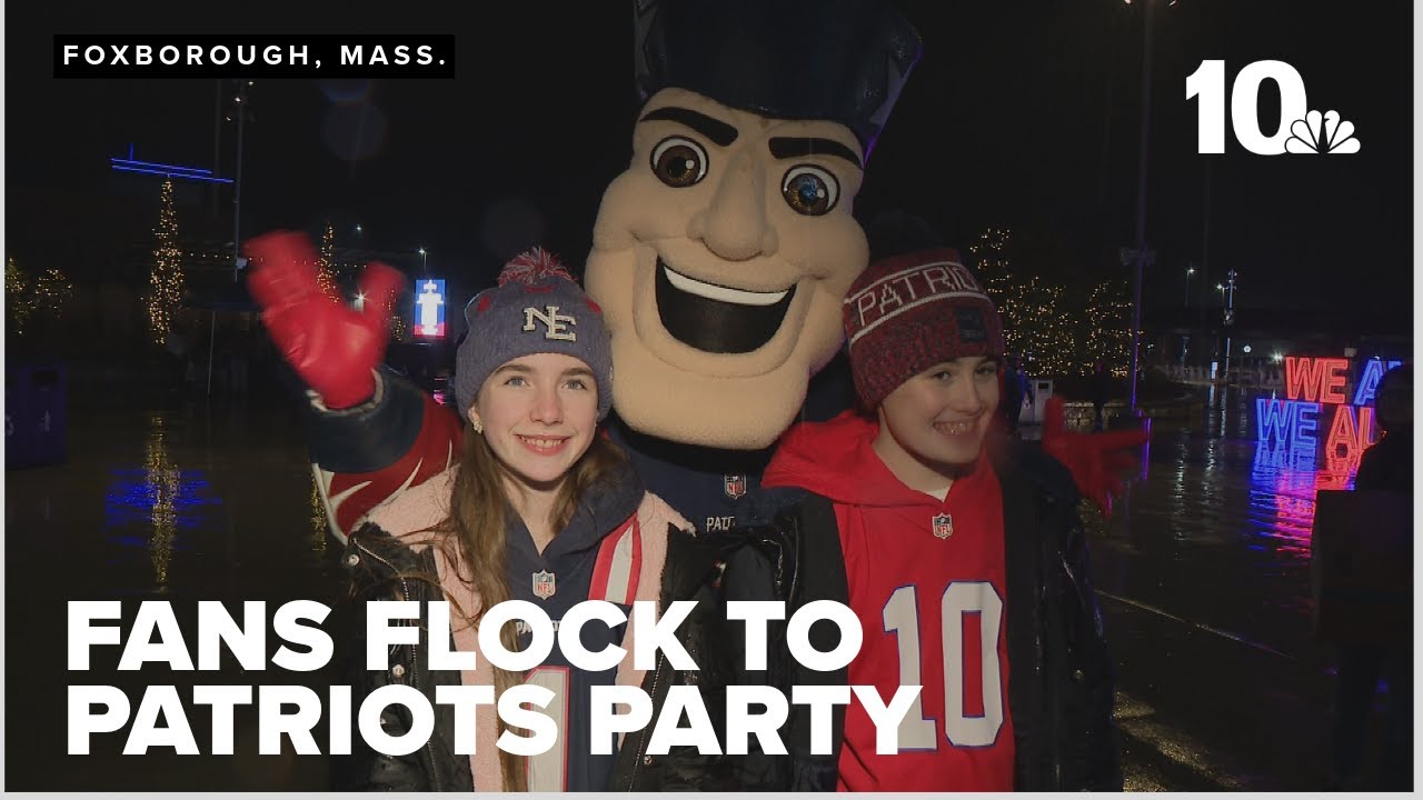 Patriots fans flock to Foxborough for playoffs party