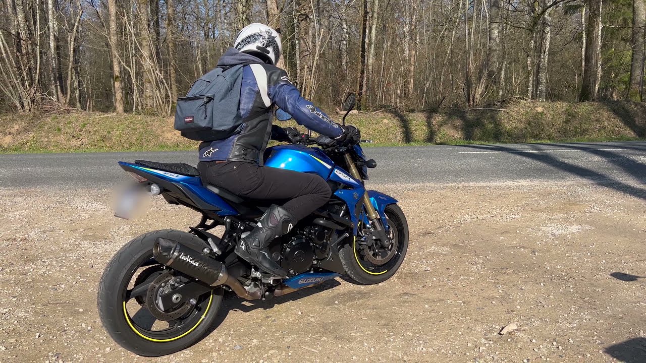 Suzuki GSR 750 LeoVince brutal acceleration sound