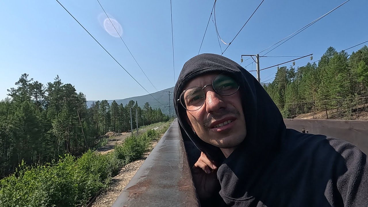 Один в ВАГОНЕ ПОСРЕДИ ТАЙГИ! На грузовых поездах к Дальнему Востоку! 9000 км.